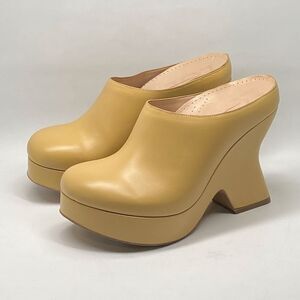 Loewe Terra 100 leather platform clogs size 37